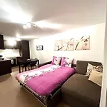 Leo Loft - Pool, Sauna & Free Parking Daire San Bernardino