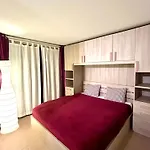 Leo Loft - Pool, Sauna & Free Parking Daire