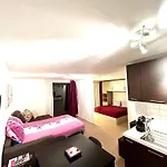 Daire Leo Loft - Pool, Sauna & Free Parking San Bernardino