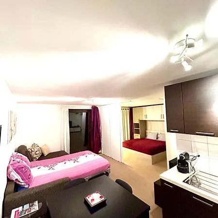 Apartment Leo Loft - Pool, Sauna & Free Parking San Bernardino