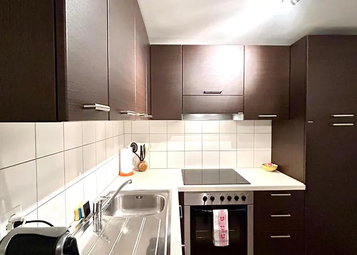 Leo Loft - Pool, Sauna & Free Parking