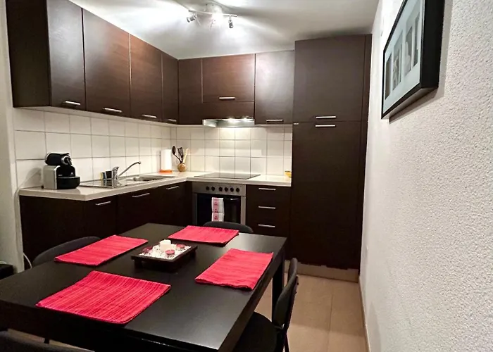 Leo Loft - Pool, Sauna & Free Parking Apartment *