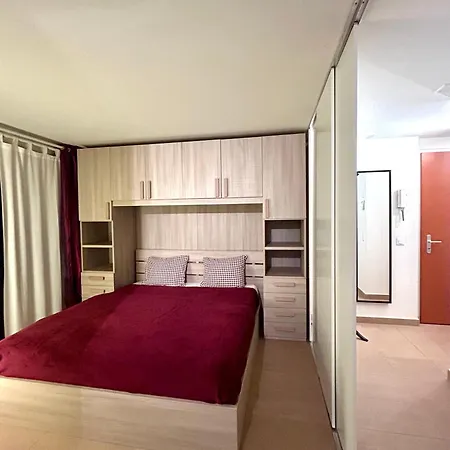 Leo Loft - Pool, Sauna & Free Parking * 圣贝尔纳尔迪诺