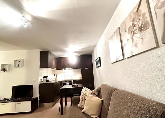 Leo Loft - Pool, Sauna & Free Parking *