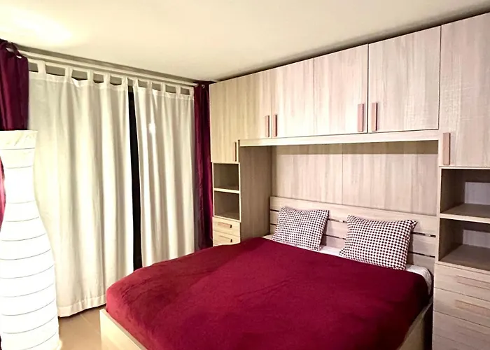 Leo Loft - Pool, Sauna & Free Parking Apartment